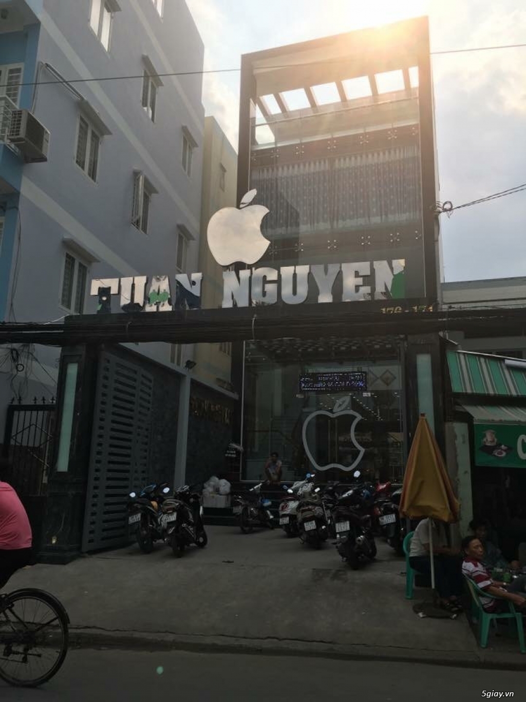 Cho thuê nhà nguyên căn mặt tiền đường Tôn Đảng, P8, Q4. - 1