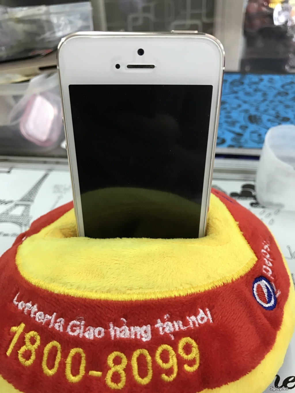 Cần bán 1 đt iPhone 5s 16gb quốc tế gold zin like new xài kỹ 2,8tr - 2