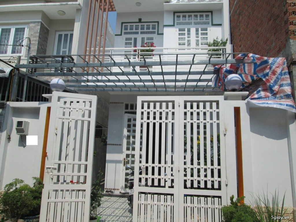 Nhà 83m2 đúc một tấm, hai ông bà già đang ở