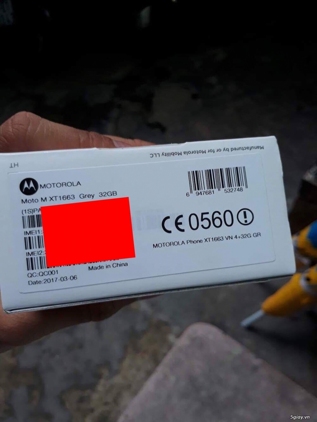 Motorola Moto M xám 32GB mới 99,99% no active - 2