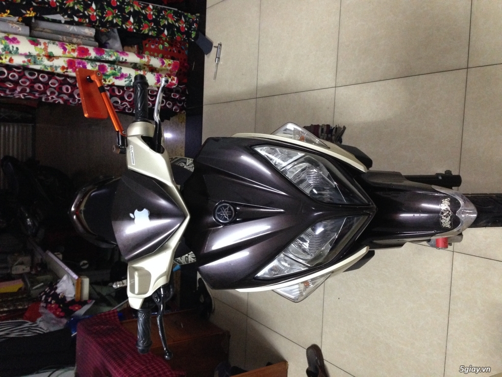 cần bán nouvo lx 135, doi 2010, màu vàng nâu, xe êm, zin, dùng kỹ.