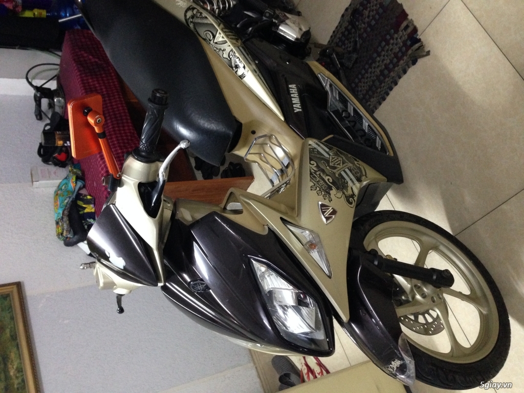 cần bán nouvo lx 135, doi 2010, màu vàng nâu, xe êm, zin, dùng kỹ. - 1