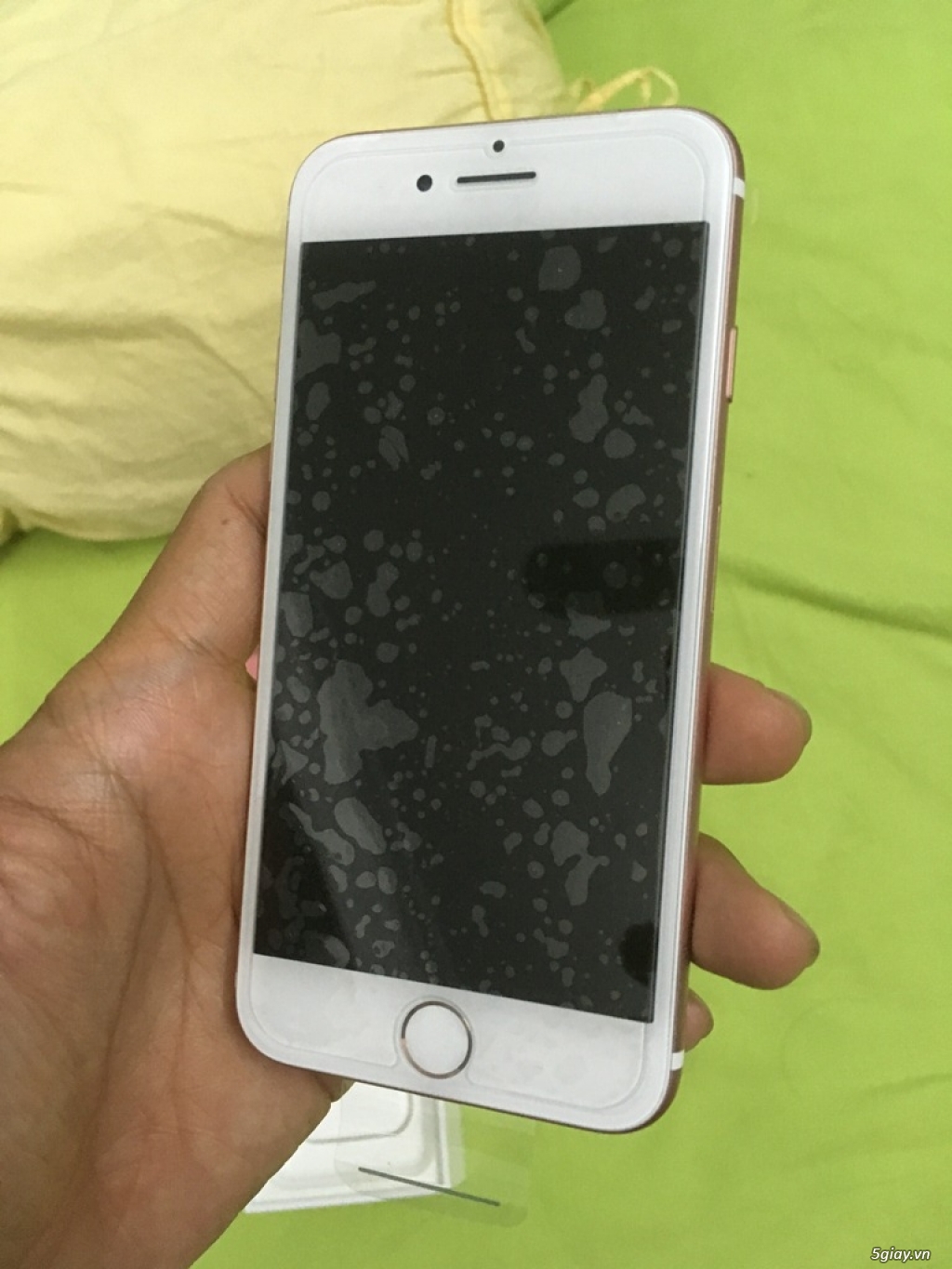 Cần bán iphone 7 Rose 128gb mới active được 5 ngày