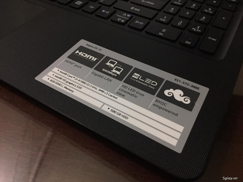 Bán laptop Acer ES1-15 572 - 6