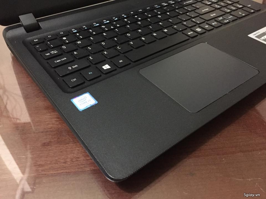 Bán laptop Acer ES1-15 572 - 4