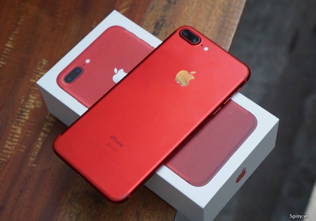 iPhone 7 plus red