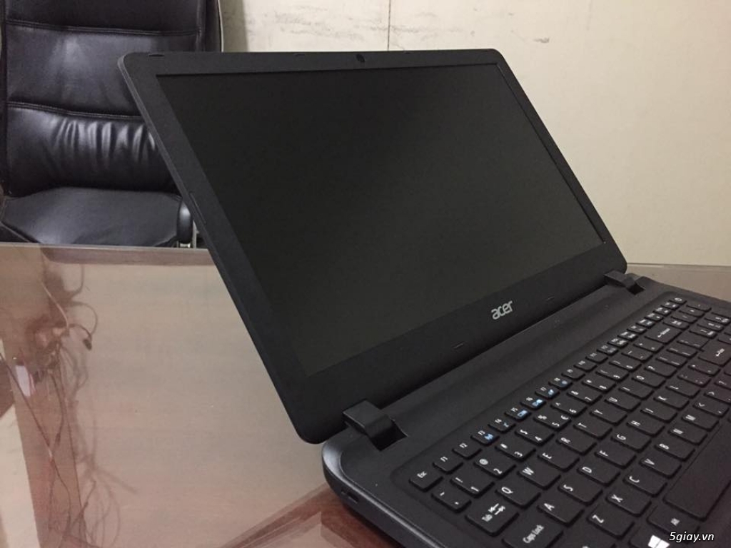 Bán laptop Acer ES1-15 572 - 3