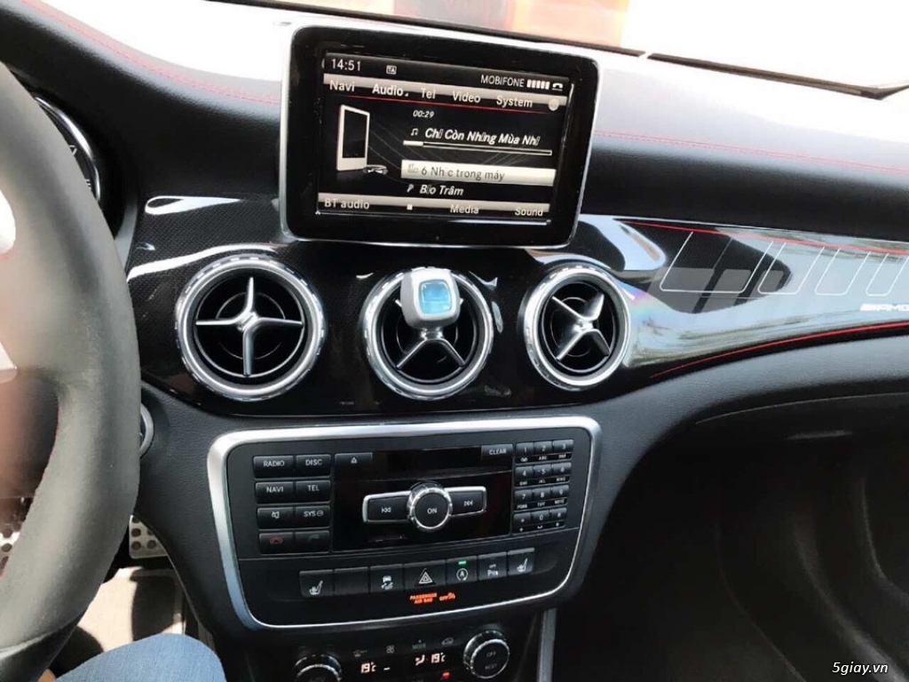 Cần bán xe Mercedes GLA45 2015 2tỷ - 2