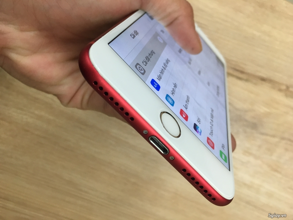 Iphone 7Plus màu đỏ độ vỏ