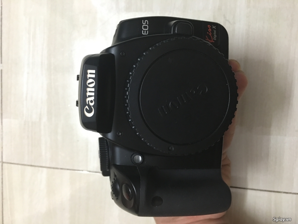 Canon EOS KISS Digital X - 2