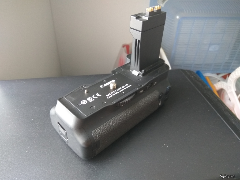 Canon Battery Grip BGE8 5giay