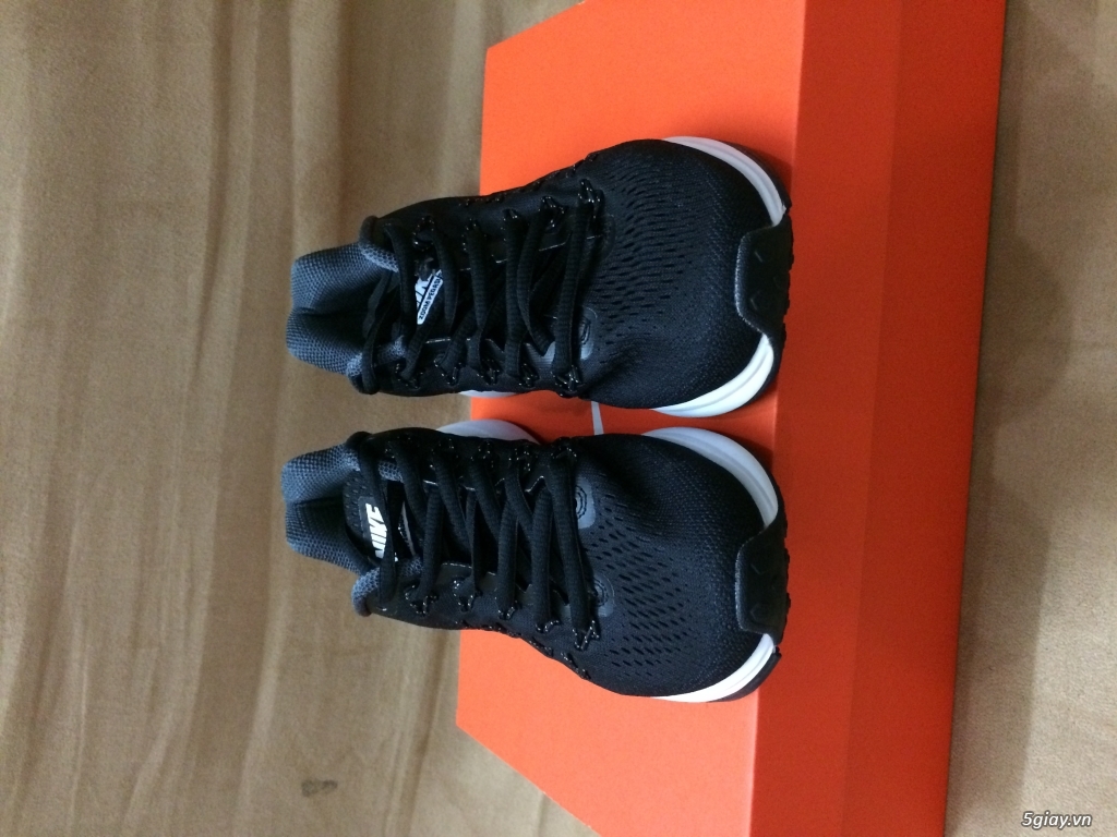 Giày, dép, balo... xách tay.