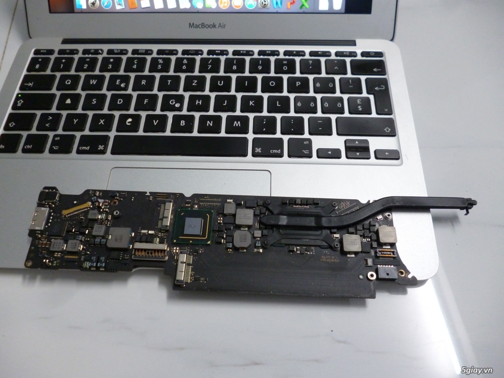 macbook air main xác nguyên zin chưa sữa chữa. có nguồn. - 4