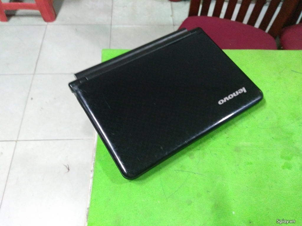 Laptop Mini lenovo S10-2 nhỏ gọn xinh xắn dễ thương.