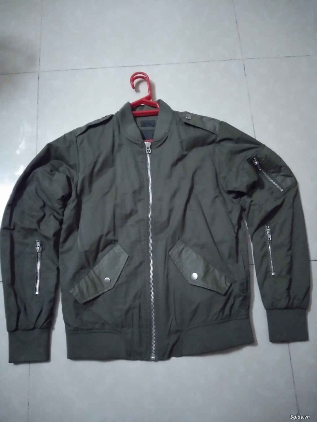 Áo khoác Diesel bomer jacket và vài cái quần jean hiệu ông địa