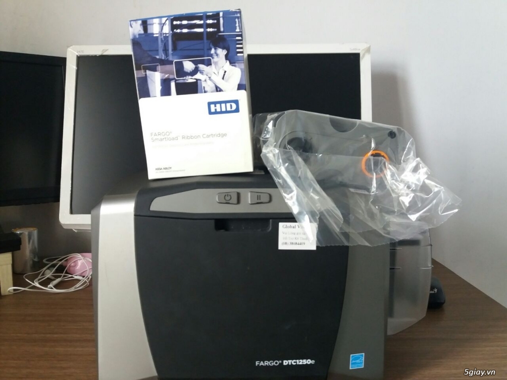 Cần bán máy in thẻ FARGO DTC1250e - 4