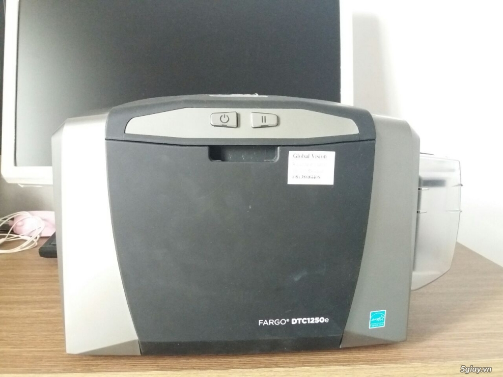 Cần bán máy in thẻ FARGO DTC1250e