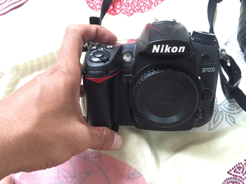 Cần bán Nikon d7000 mới 97% + len 35 f1.8 + len 55-300 - 1