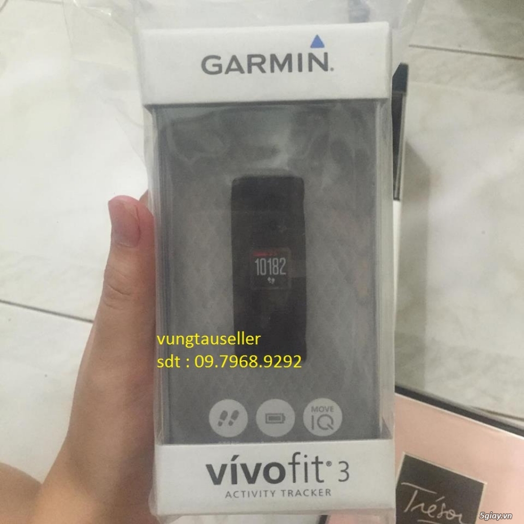 2 vòng tay sức khỏe Fitbit Charge HR Wireless và Garmin mơi 100%