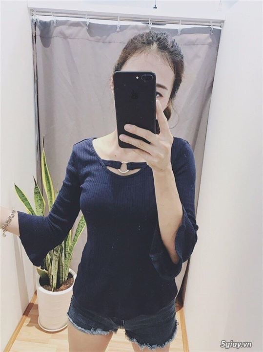 Áo gân khoen cổ cực chất các nàng ơi