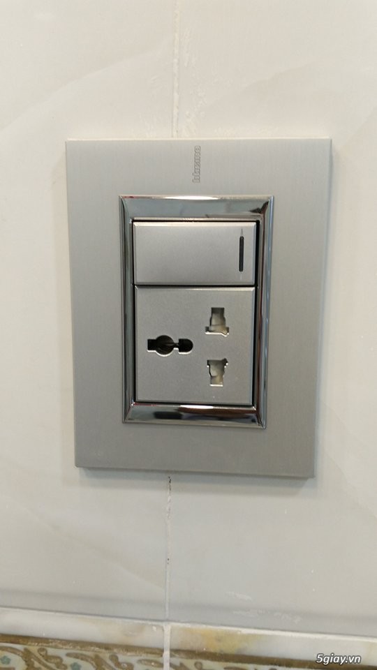 công tắc ổ cắm điện Legrand Nhập khẩu - 8