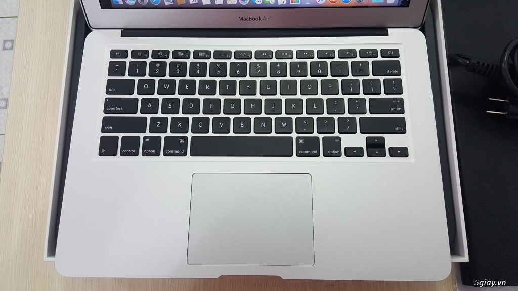 MacBook Air 2015, 13 Inch, Mới Leng Keng 100% chưa qua sử dụng - 1