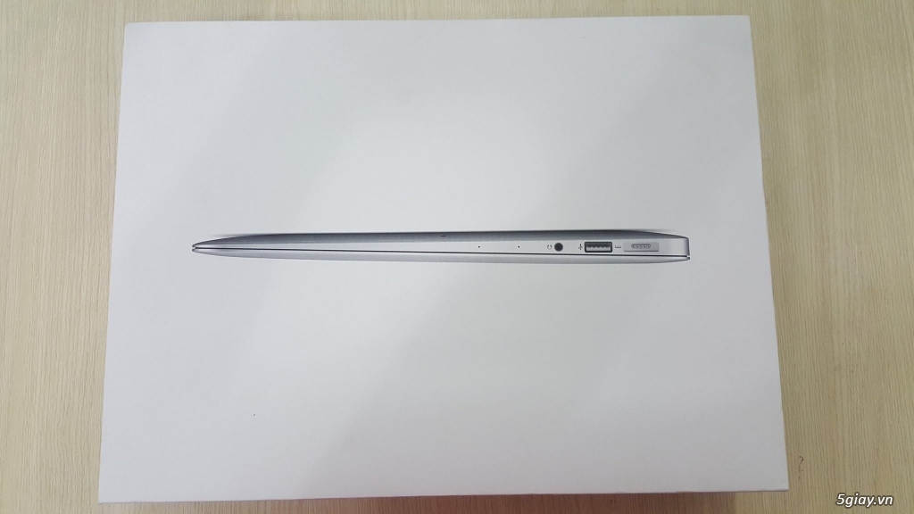 MacBook Air 2015, 13 Inch, Mới Leng Keng 100% chưa qua sử dụng