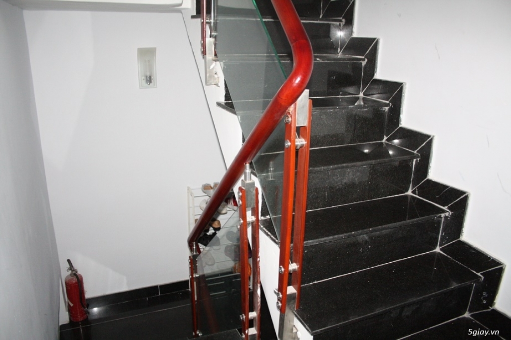 bán nhà Mặt tiền D2 nối dài , đường 14m - 4