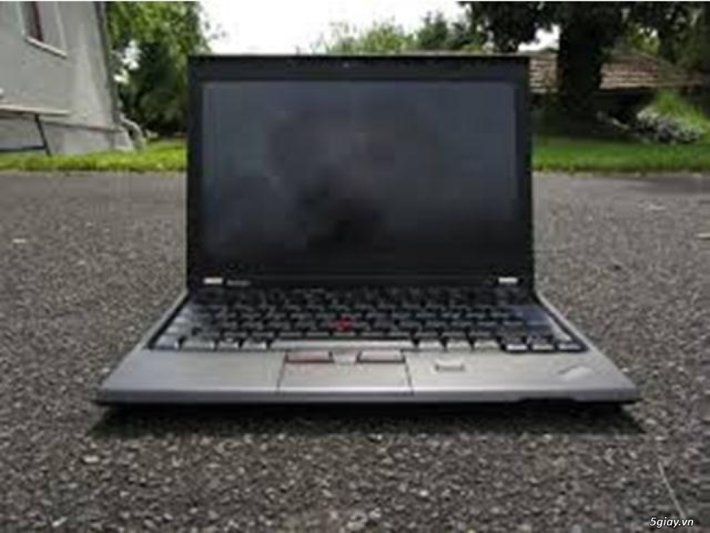 Bán laptop Lenovo Thinkpad X220i, xuất kho số lượng lớn, giá rẻ bèo.