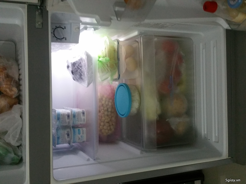 Thanh lý tủ lạnh Sanyo - 123L - còn mới - Giá 2,5 triệu + 1 thùng Ken.