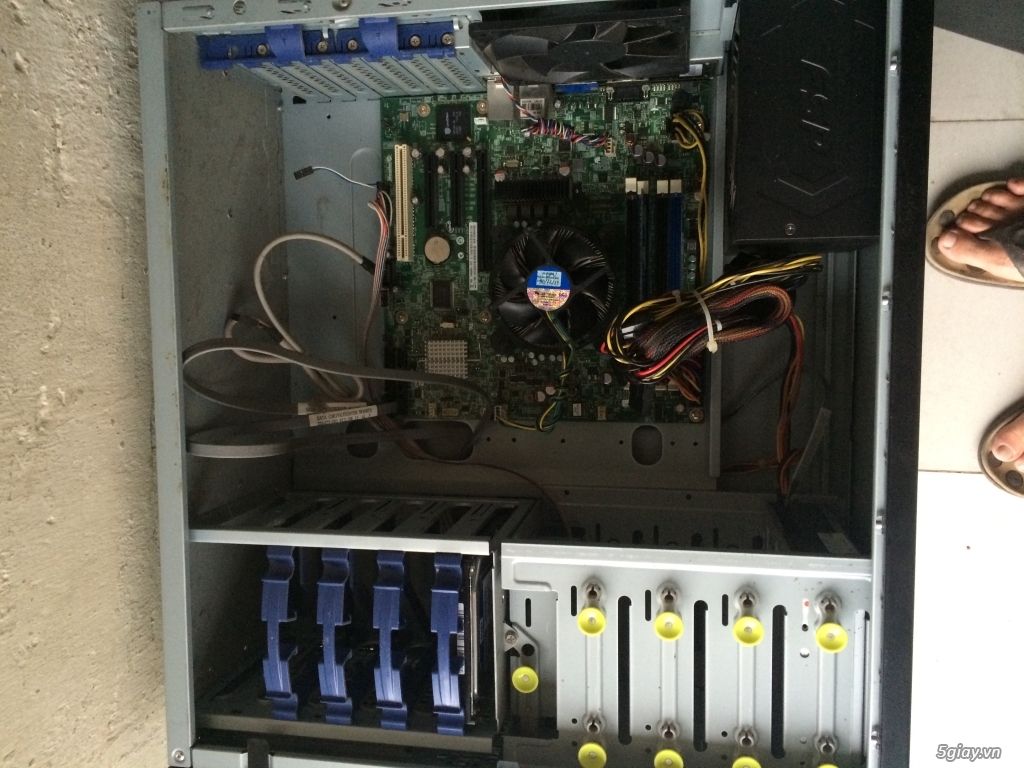 bán 2 thùng sever xeon ROBO - 1