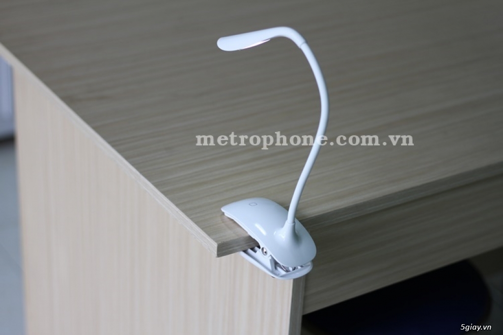 Đèn LED Remax Milk Light Để Bàn Và Kẹp Bàn Có Thể Uốn Dẻo 360 Độ - 1