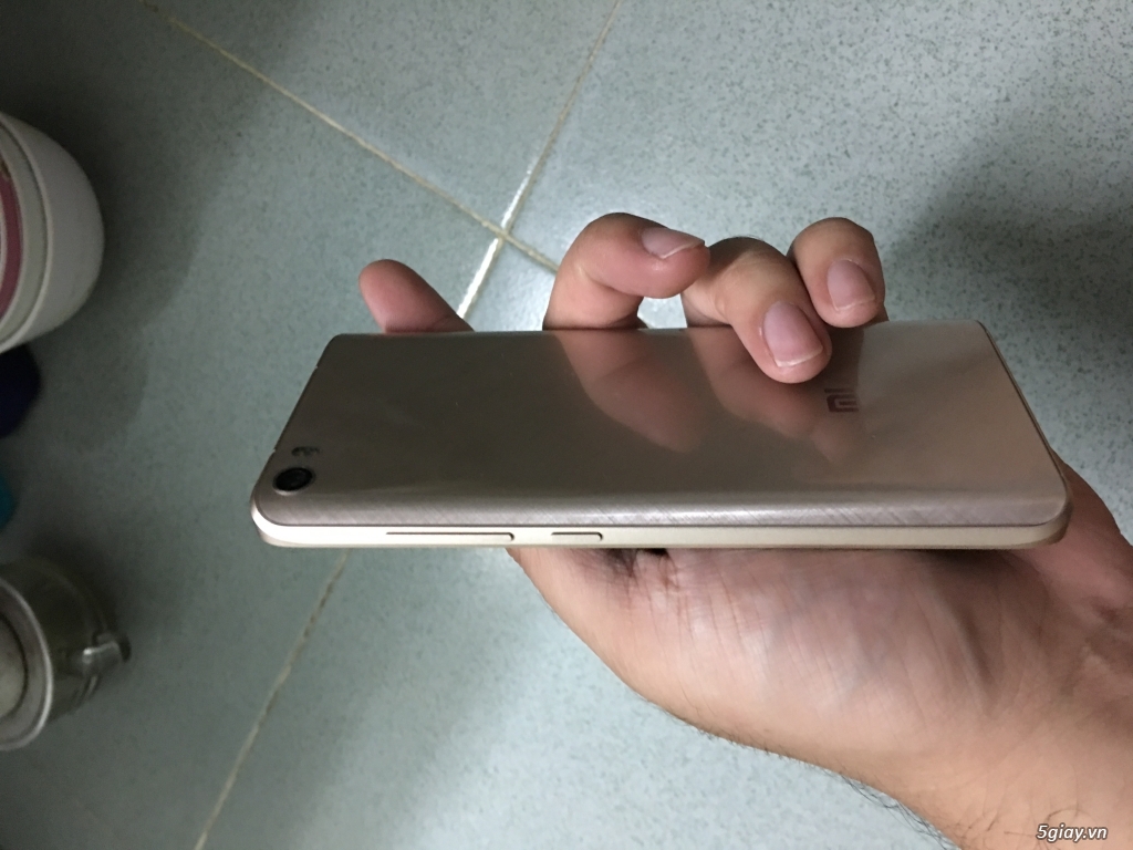 Bán Xiaomi mi5 fullbox 64gb bh 10th chính hãng fpt !!! - 2