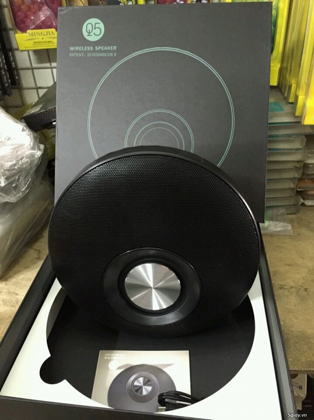 Loa bluetooth Q5 kiểu Harman - 3