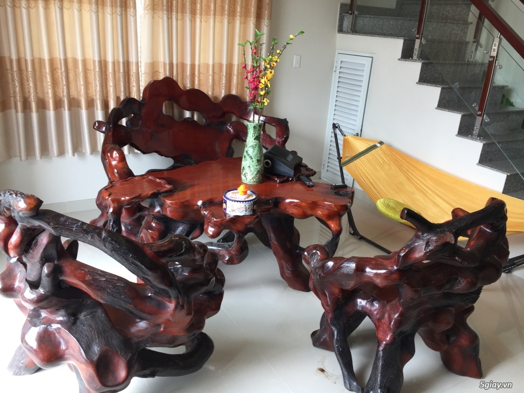 Bộ bàn ghế gỗ cực đẹp cho gia đình