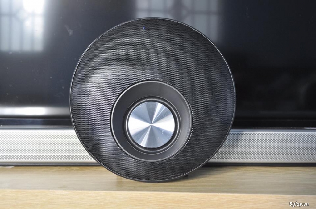 Loa bluetooth Q5 kiểu Harman - 1