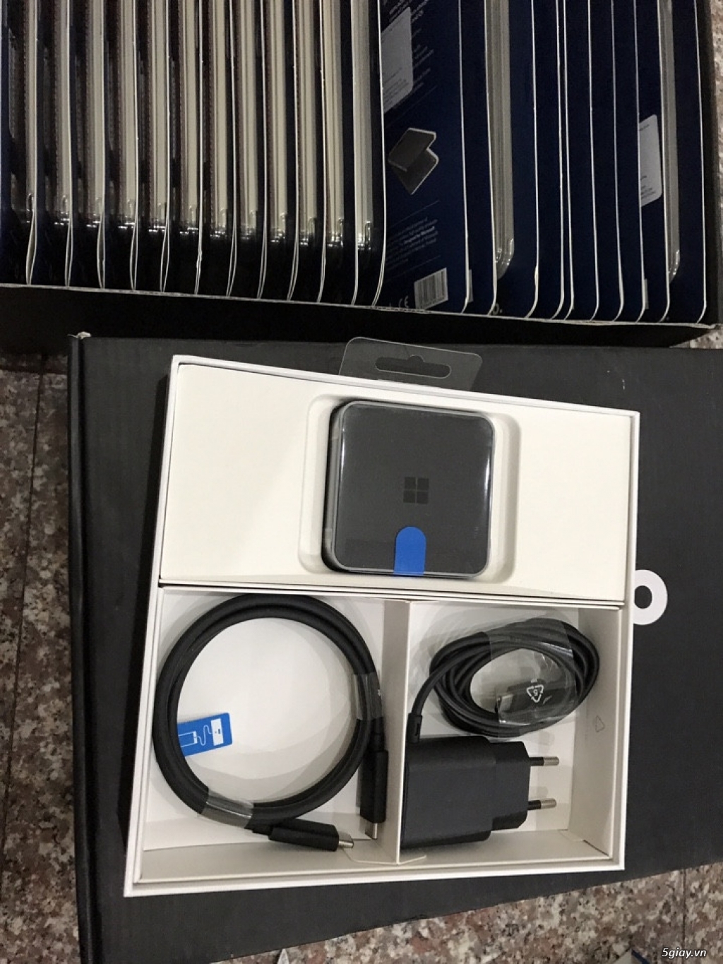 Cần bán ốp Mozo 950 + 950XL và Dock Continuum