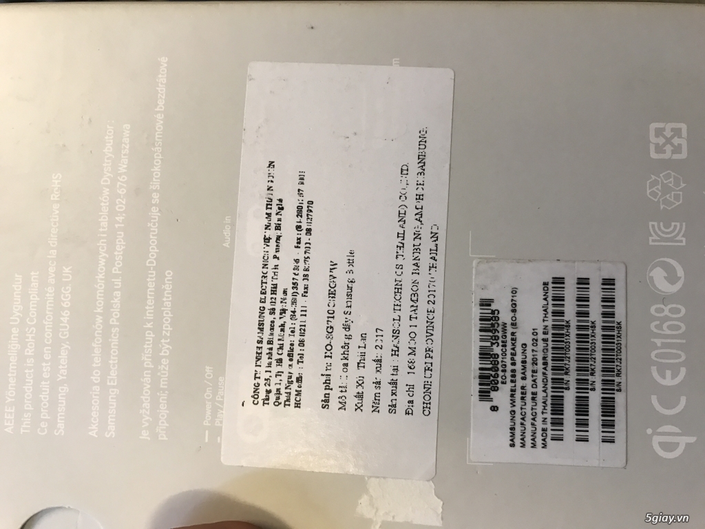 Loa Samsung đổi màu theo nhạc. - 2