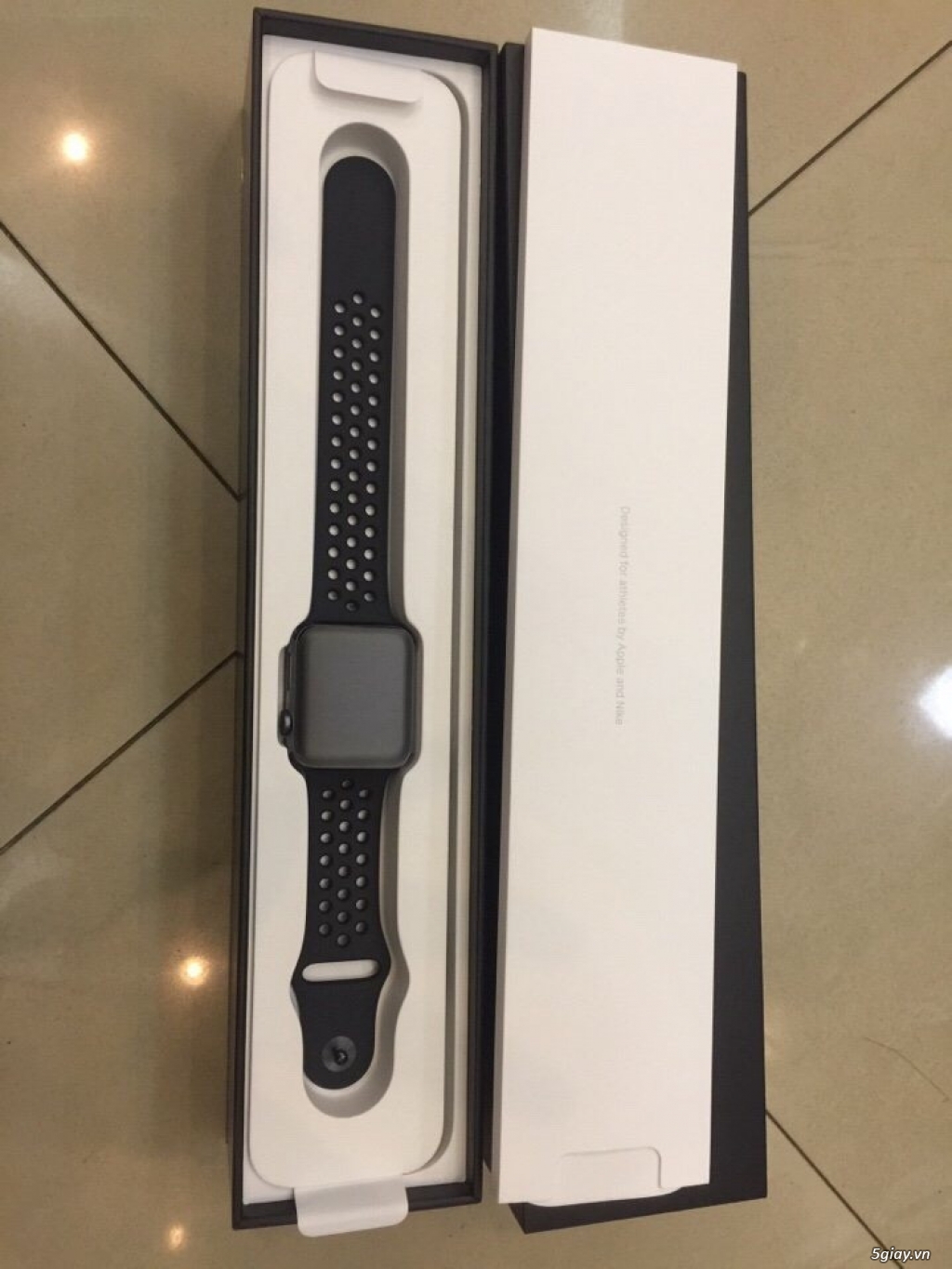 AppleWatch Series 2 42mm Space Gray Aluminum Nike Sport Band - 5