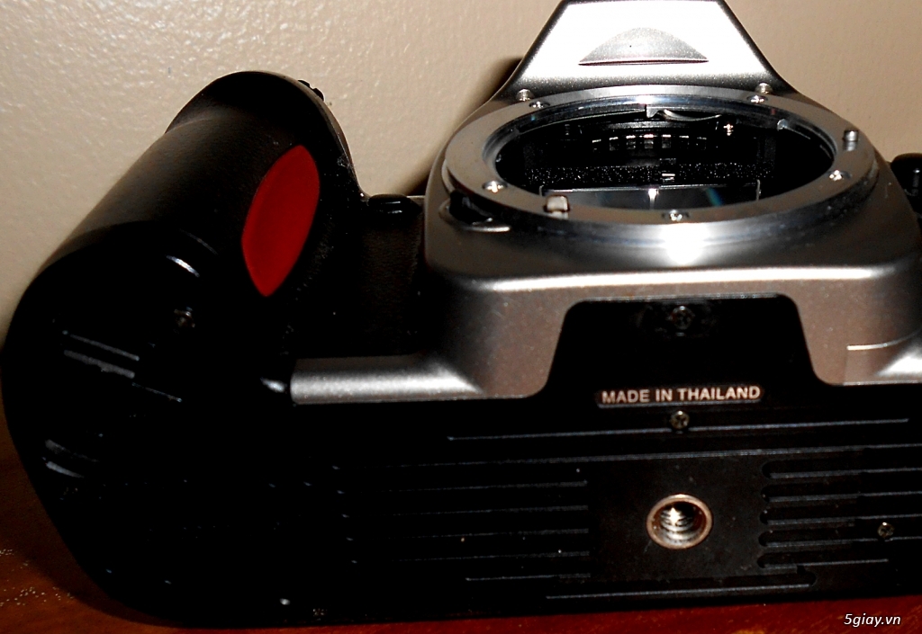 Máy ảnh NIKON chụp fim N65 - 2