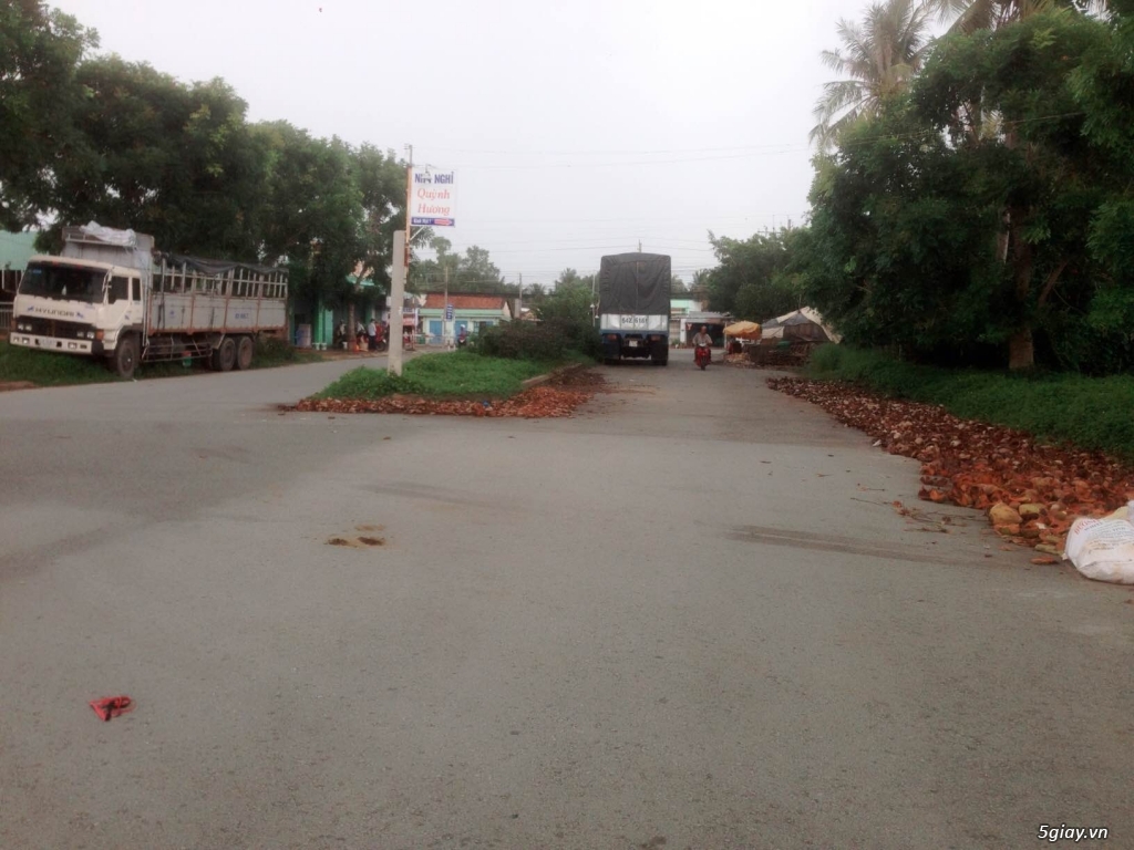 bán đât mặt tiền đường 40m