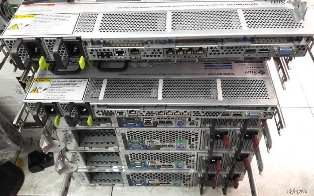 HP ProLiant DL380 G3 Server,NETAPP C1300,SUNFIRE V215 - 2