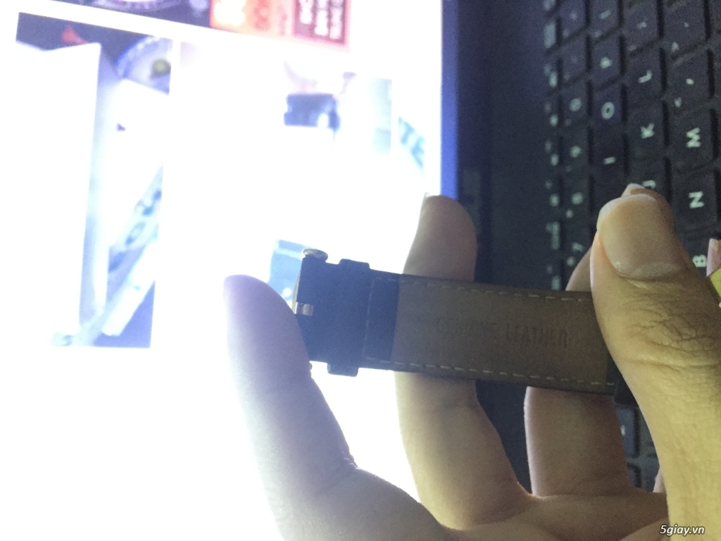 Nhờ mod xử lý đồng hồ DW fake