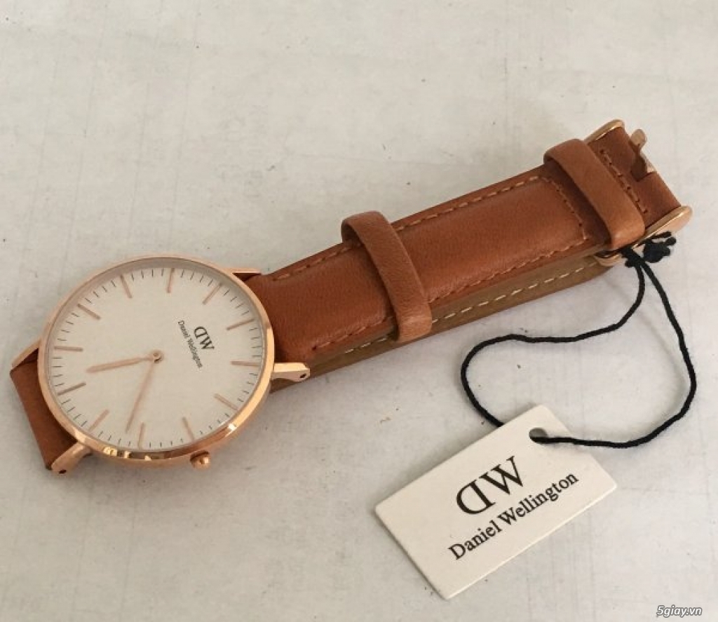 Nhờ mod xử lý đồng hồ DW fake