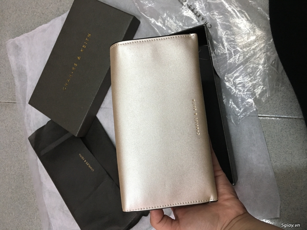 Ví nữ cầm tay Charles & Keith - 3