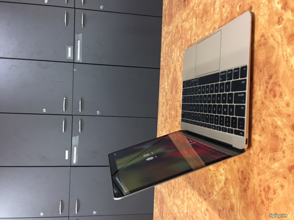 The Mac Book 12'' - 4