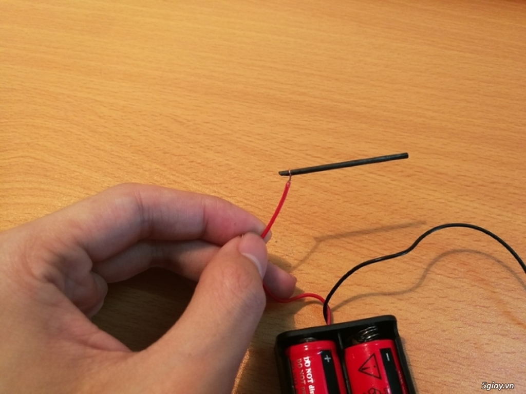 Chế mỏ hàn từ Pin và Bút Chì - 2