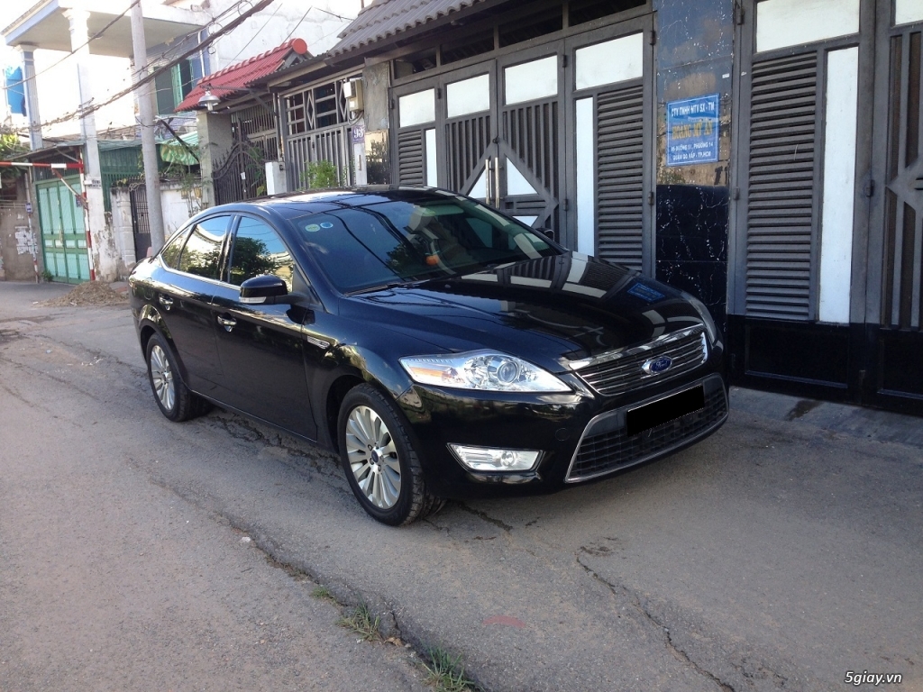 Cần bán xe Ford Mondeo 2014 màu đen vip