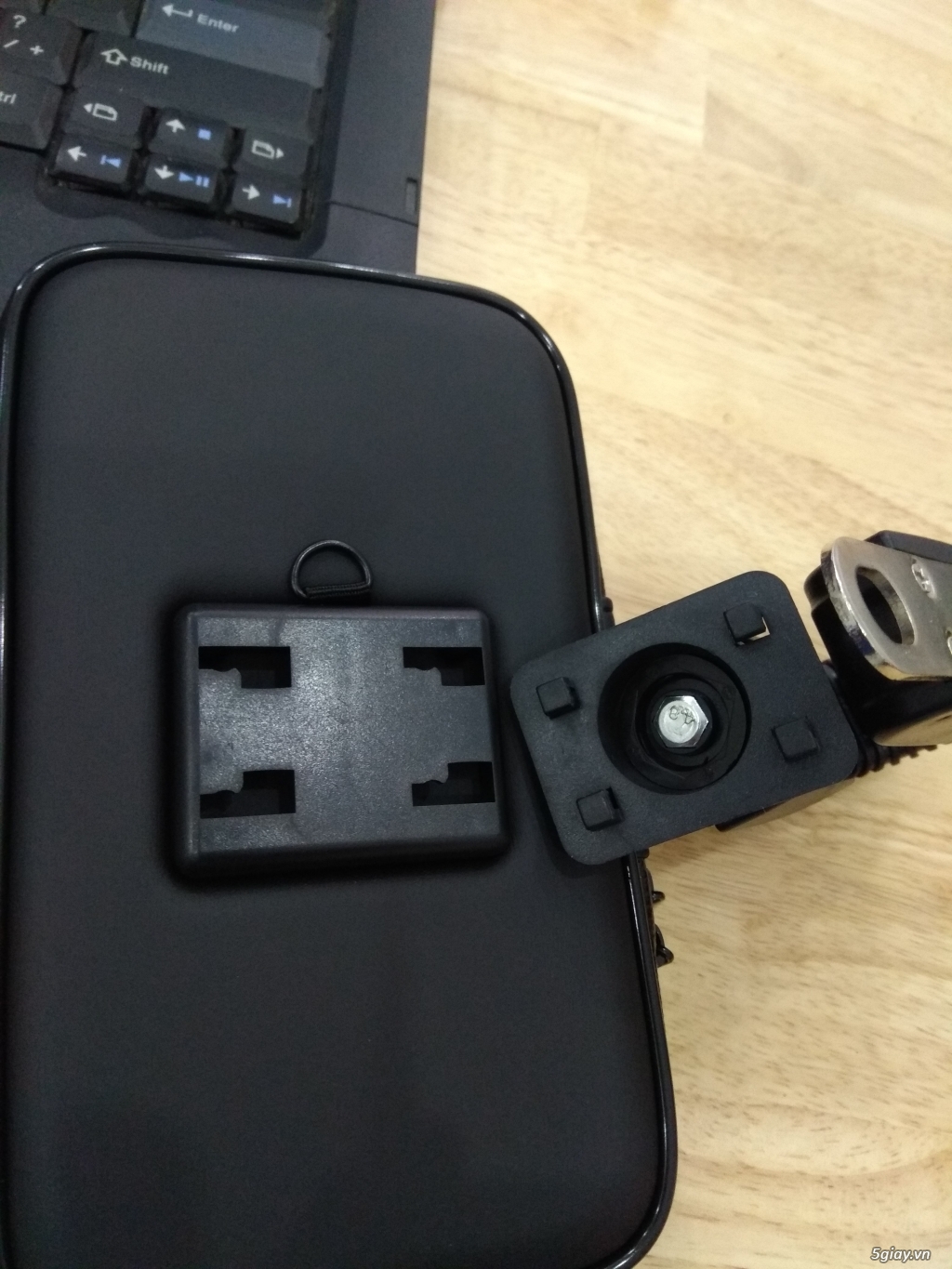 Đế điện thoại gắn xe máy chống nước - 4