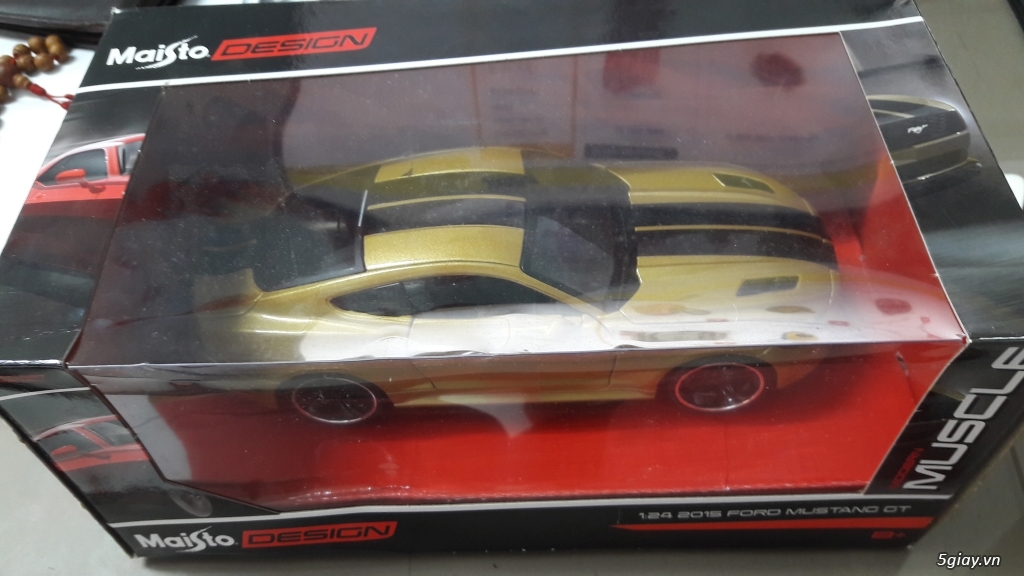 Maisto Ford Mustang 2015 1:24 Gold Fullbox - 3